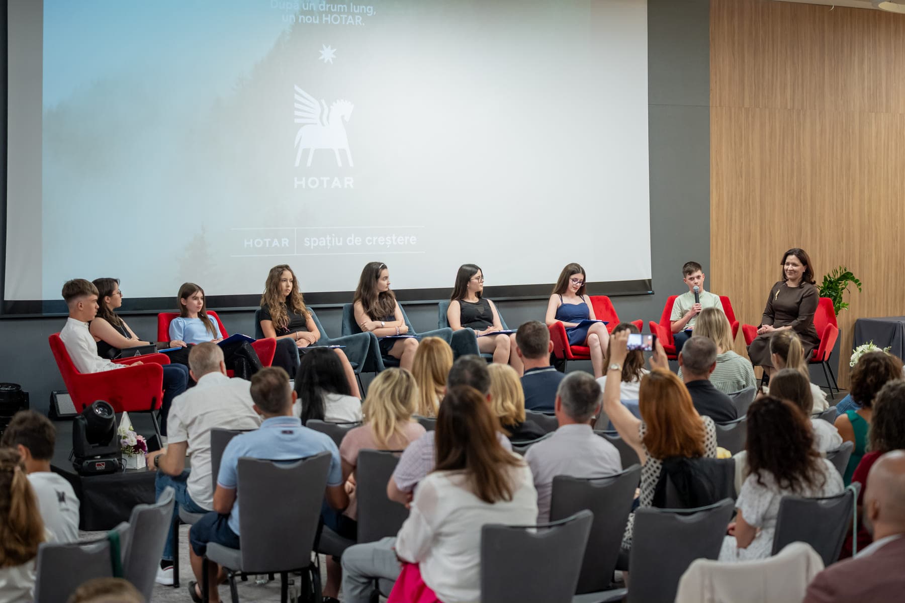 Program HOTAR pentru adolescenți